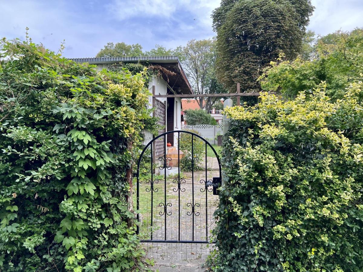 Town Meets Country Villa Birkenwerder Bagian luar foto